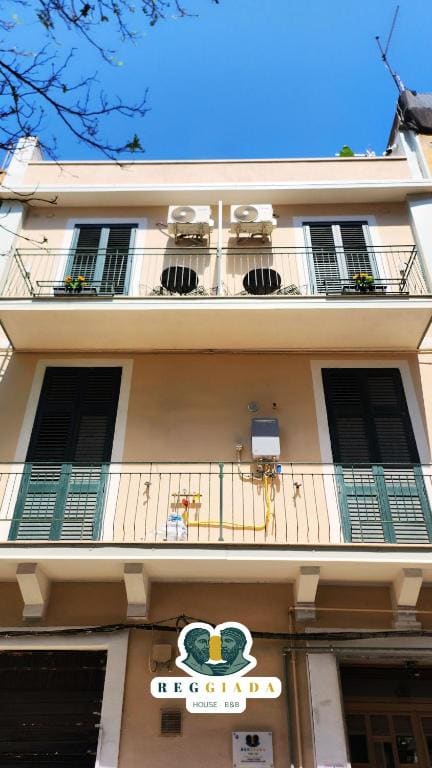 Double Room with Balcony room - Image 1
