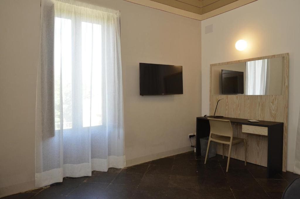 Junior Suite with Balcony room - Image 3