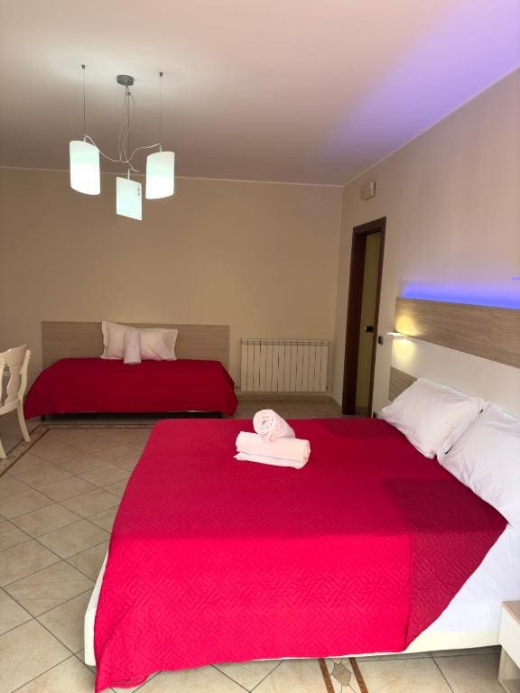 Deluxe Triple Room room - Image 2