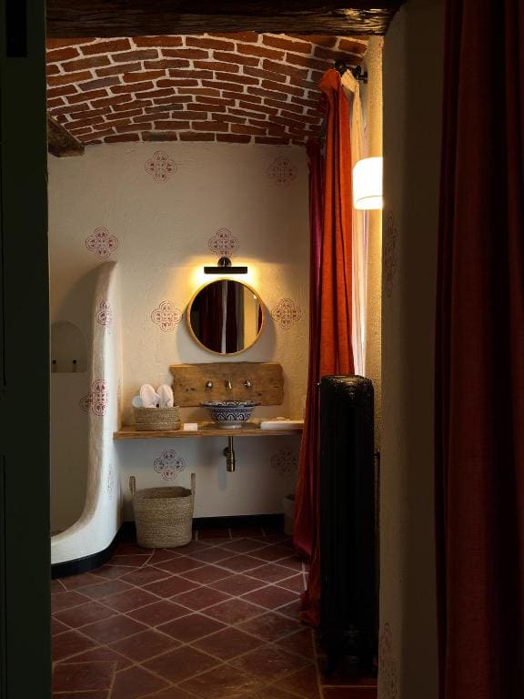 King Suite with Pool View room - Image 3