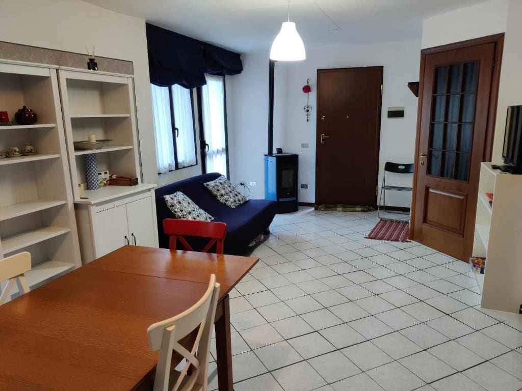 Deluxe Two-Bedroom Apartment with Garden View room - Image 2