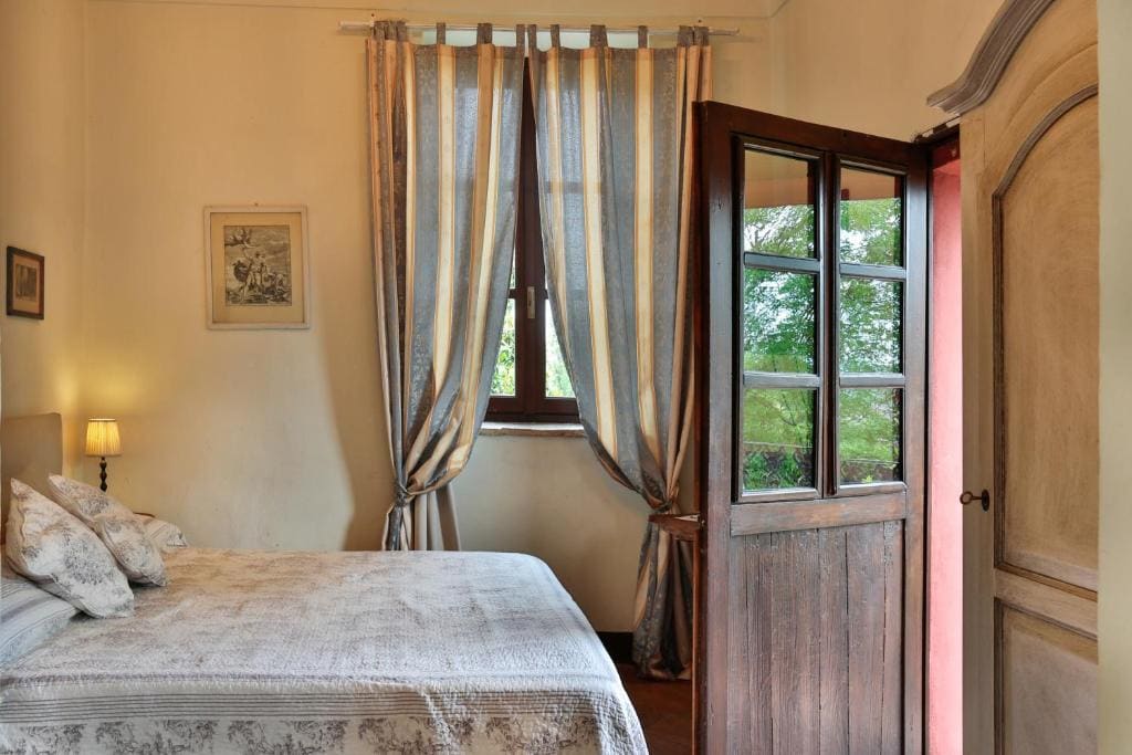 Deluxe Room room - Image 1