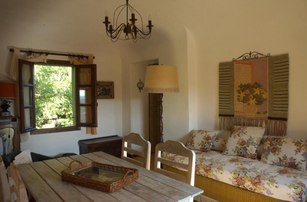 One-Bedroom Apartment room - Image 3