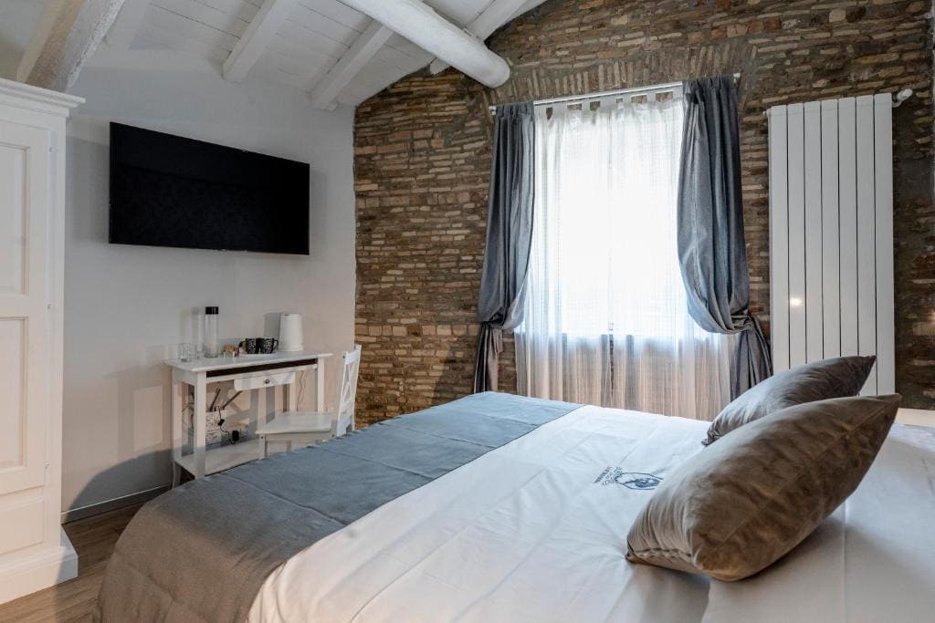 Deluxe Double Room room - Image 2