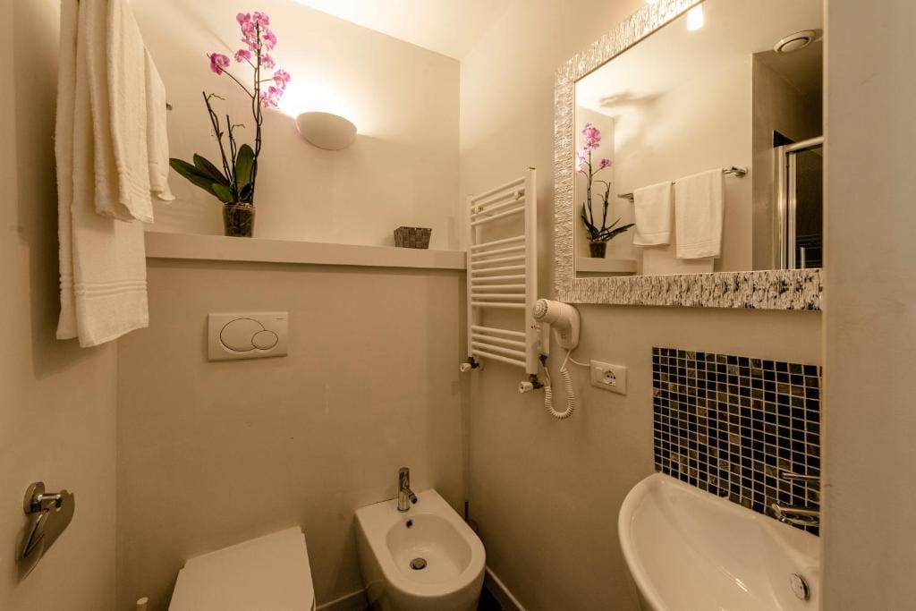 Large Double Room room - Image 1