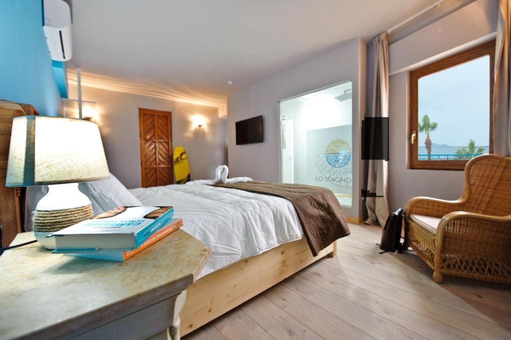 Double Room with Garden View room - Image 2