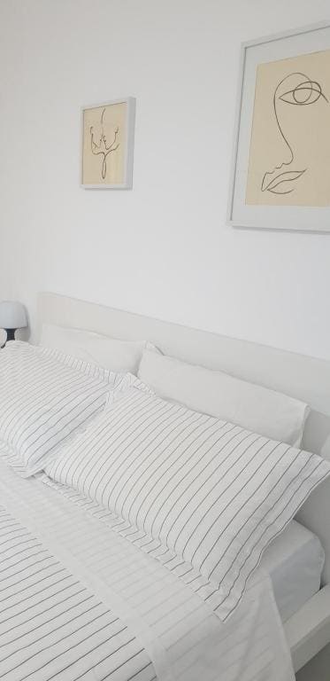 Double Room with Private External Bathroom room - Image 3