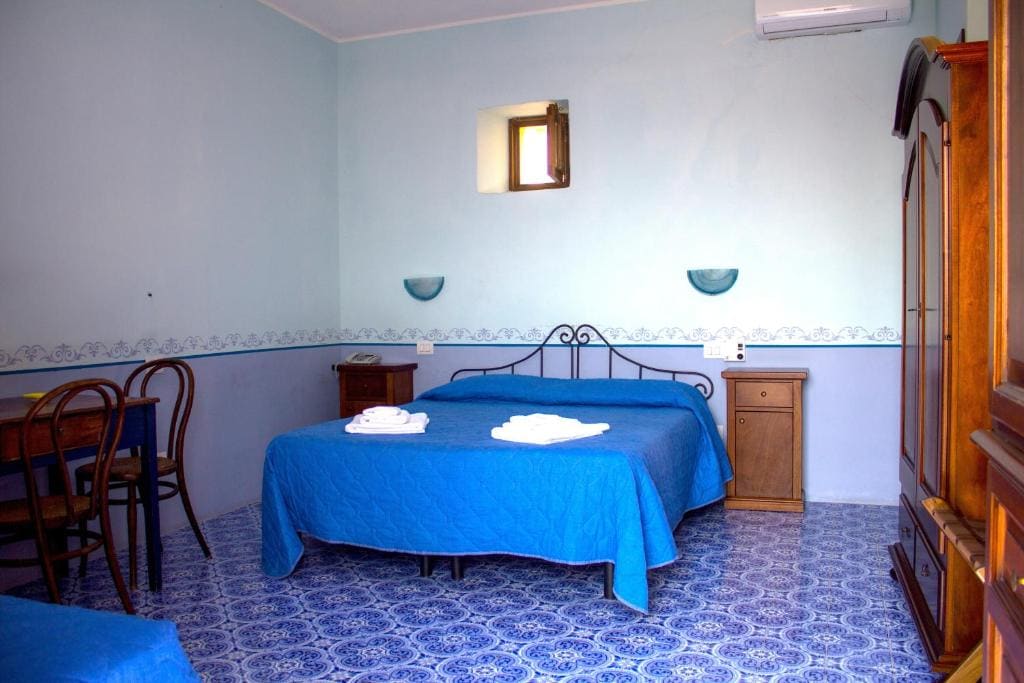Double or Twin Room with Balcony room - Image 2
