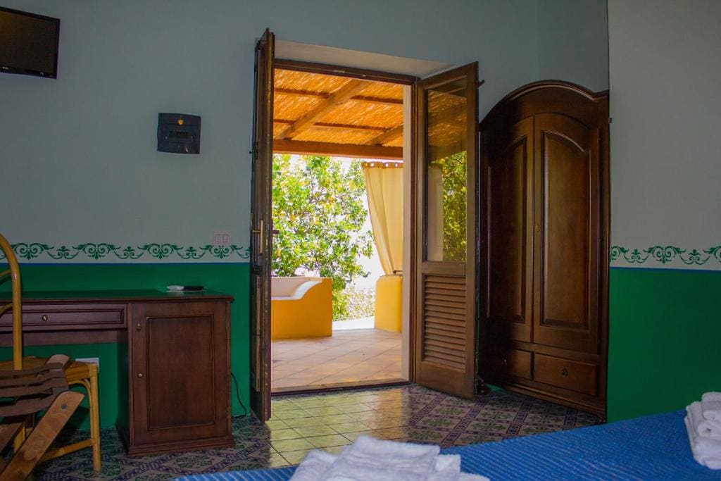 Standard Double Room room - Image 2