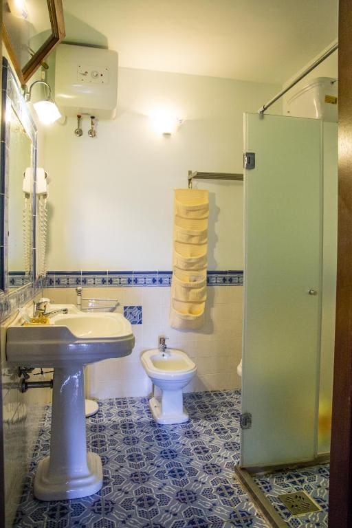 Triple Room with Pool View room - Image 3