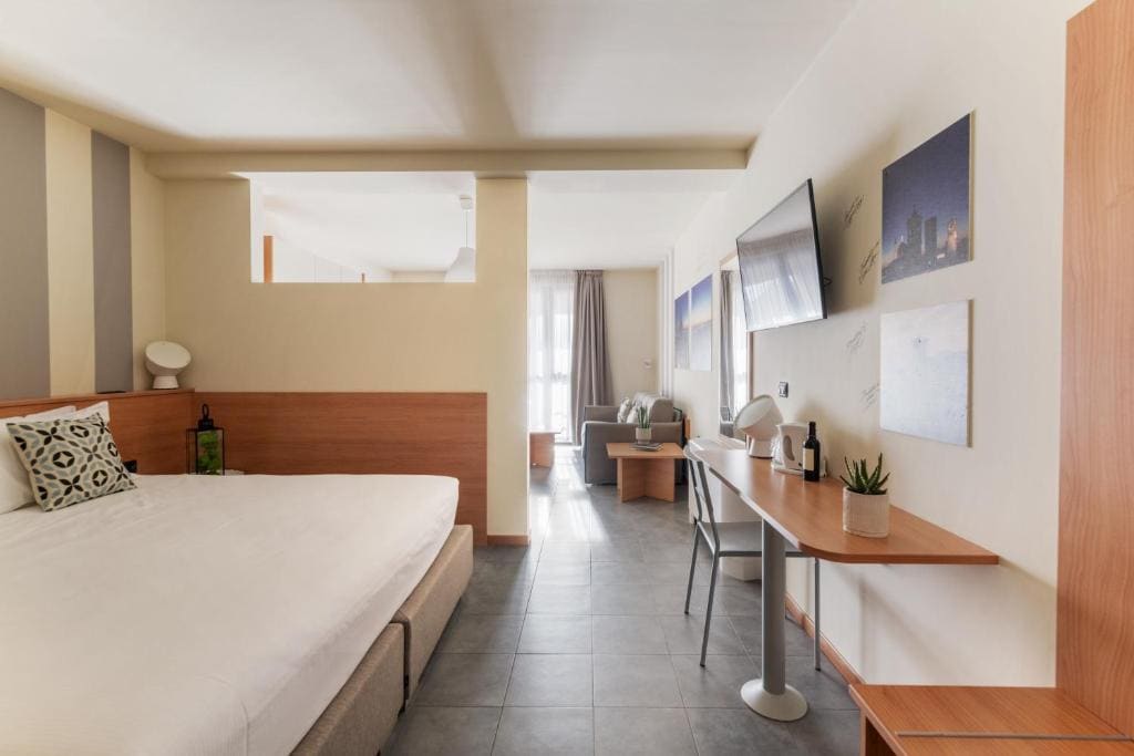 Deluxe Room room - Image 1