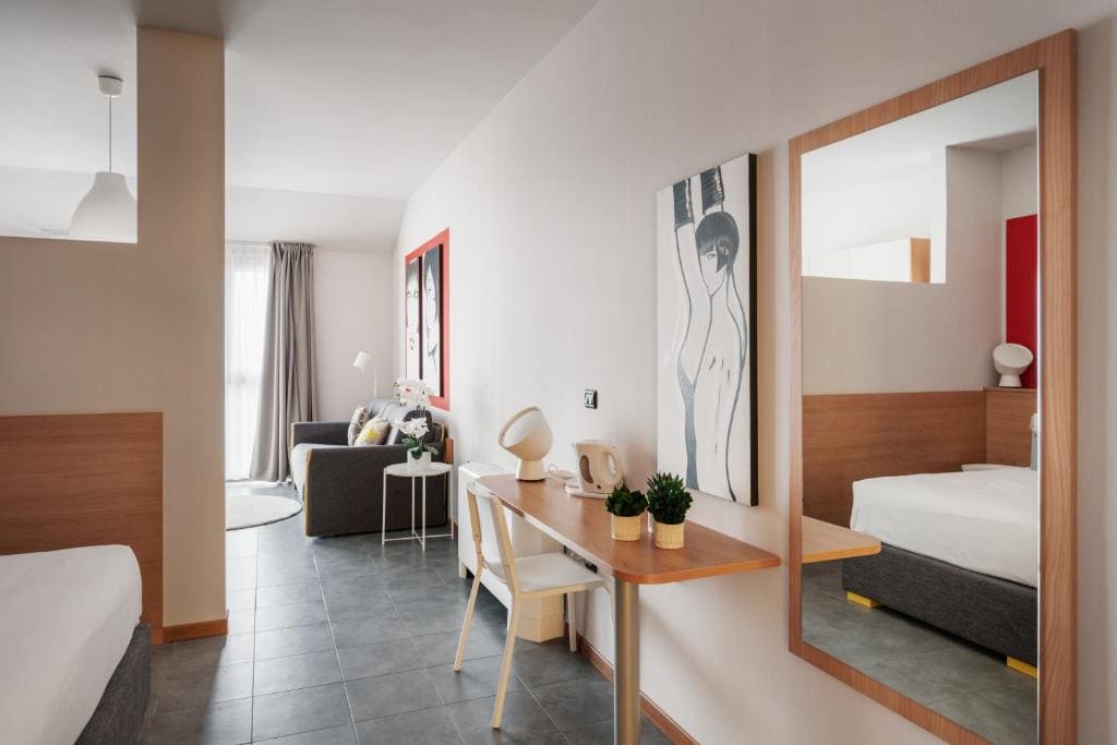 Superior Triple Room room - Image 2