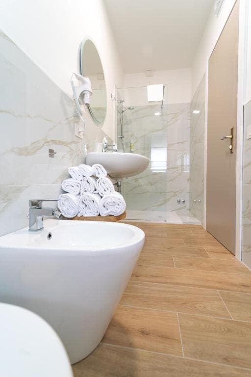 Triple Room with Private Bathroom room - Image 3