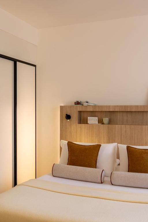 Family Room room - Image 2
