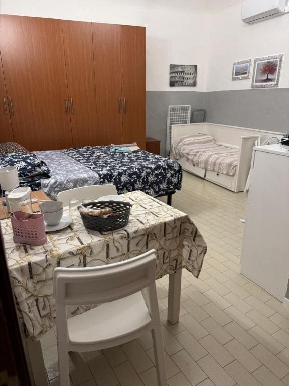 Large Double Room room - Image 3