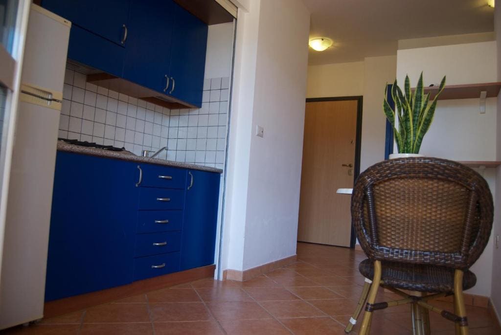 One-Bedroom Apartment room - Image 1