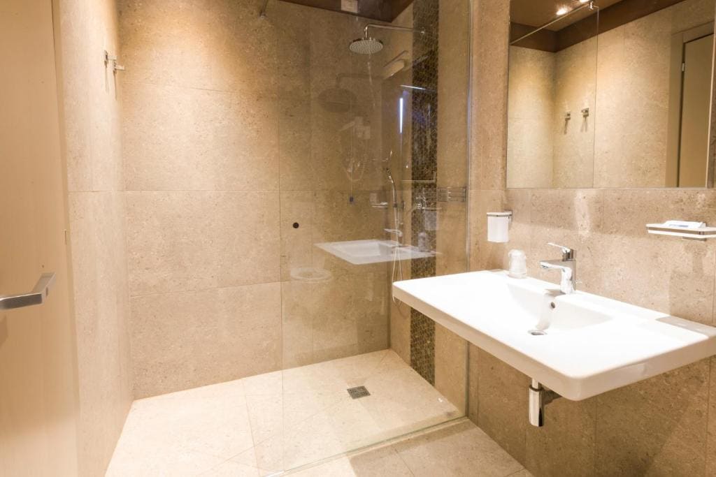 Superior Double Room room - Image 3
