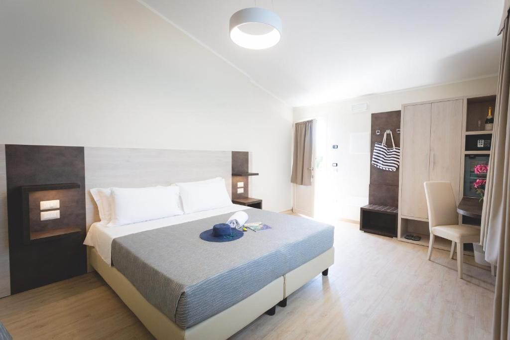 Comfort Triple Room room - Image 1