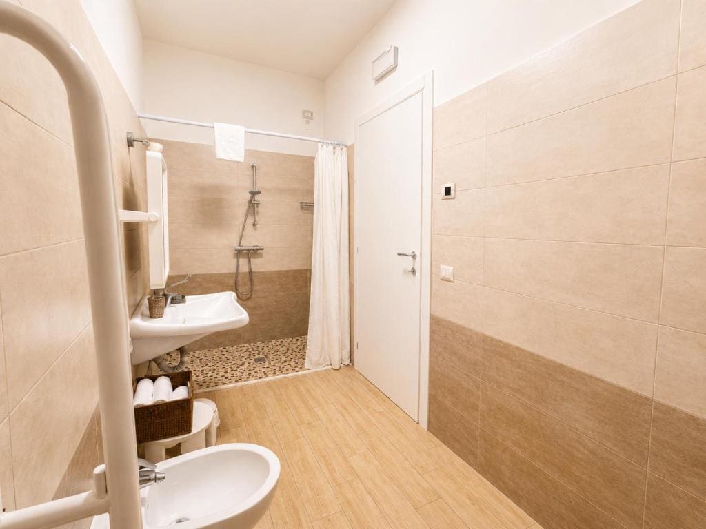Standard Double Room room - Image 2