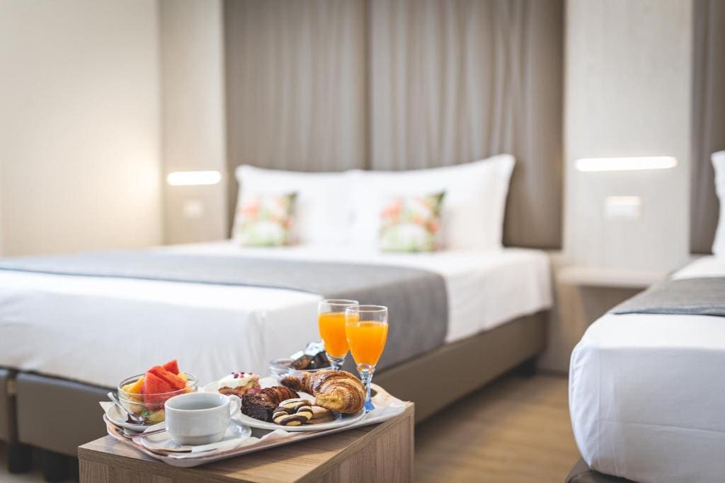 Superior Triple Room room - Image 3