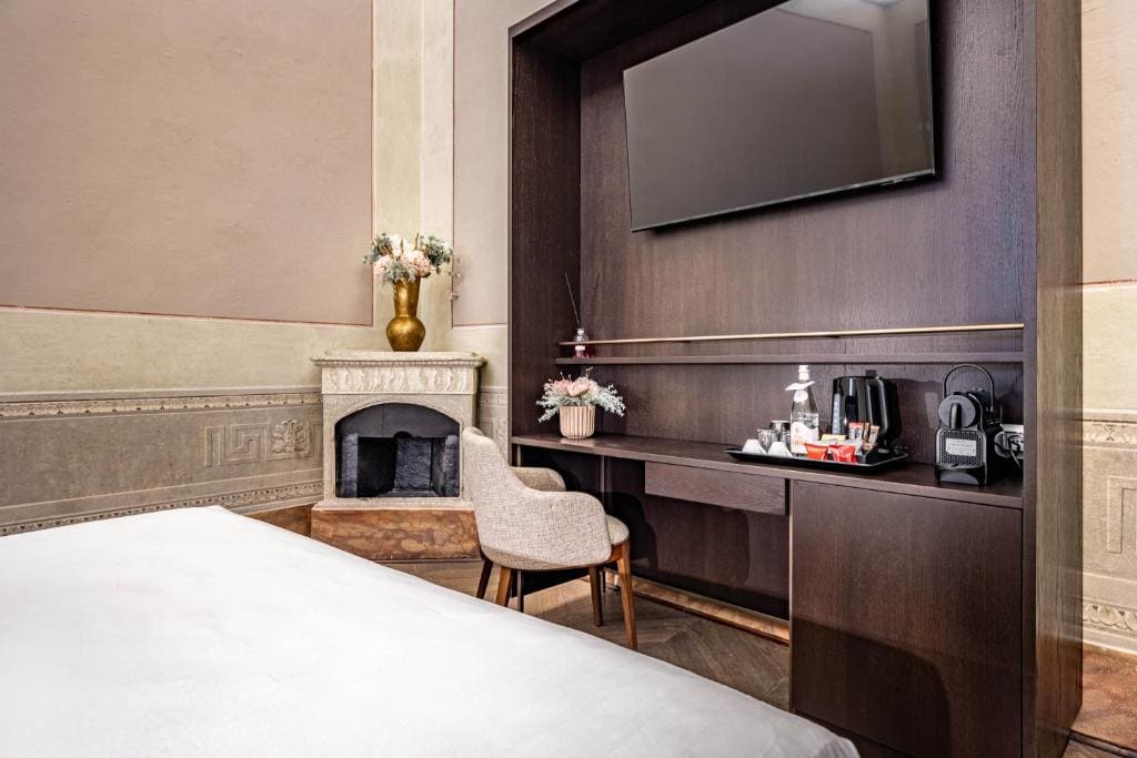 Superior King Room room - Image 3