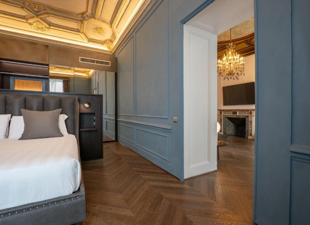 Presidential Suite with Balcony room - Image 2