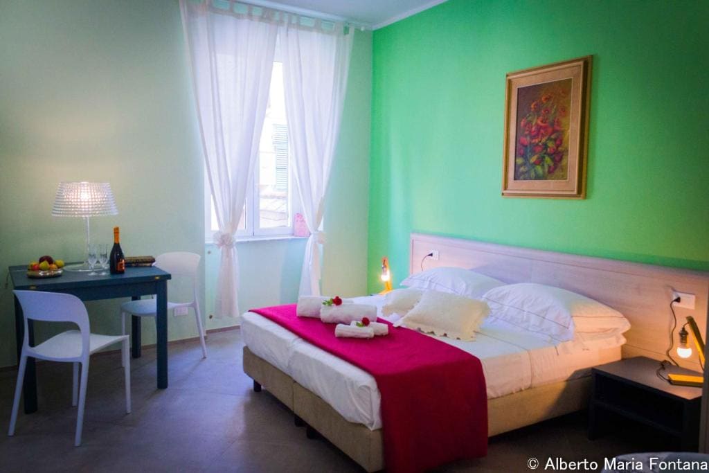 Deluxe Double Room room - Image 2