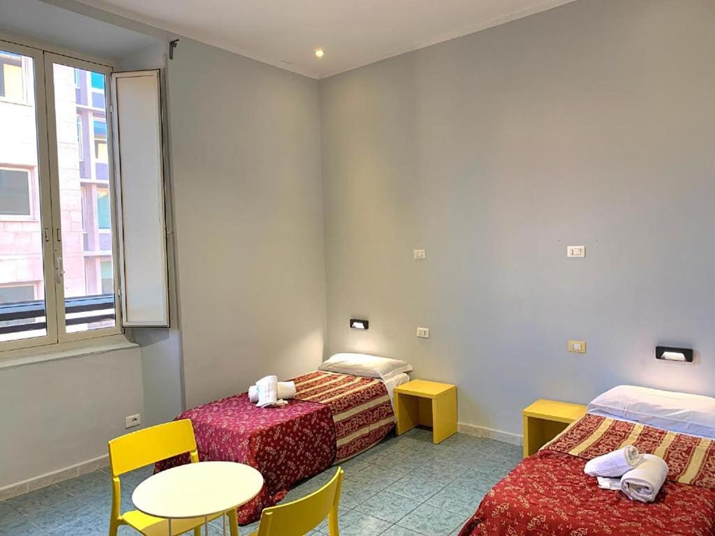 Comfort Quadruple Room room - Image 2