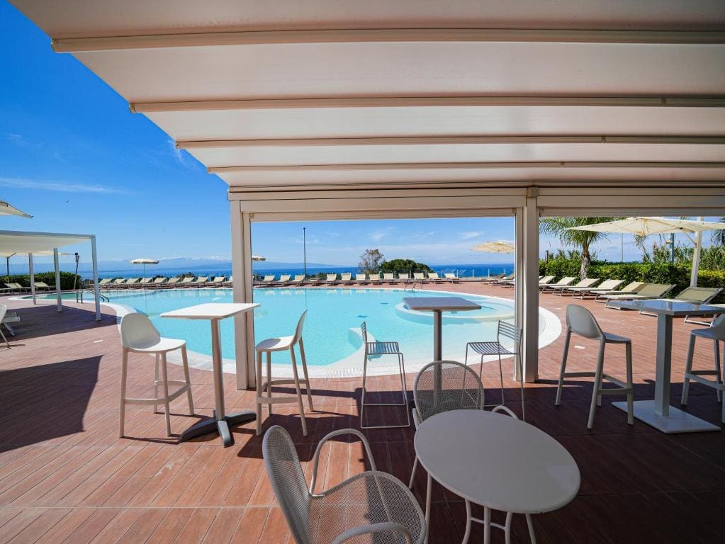 Family Room with Terrace room - Image 3