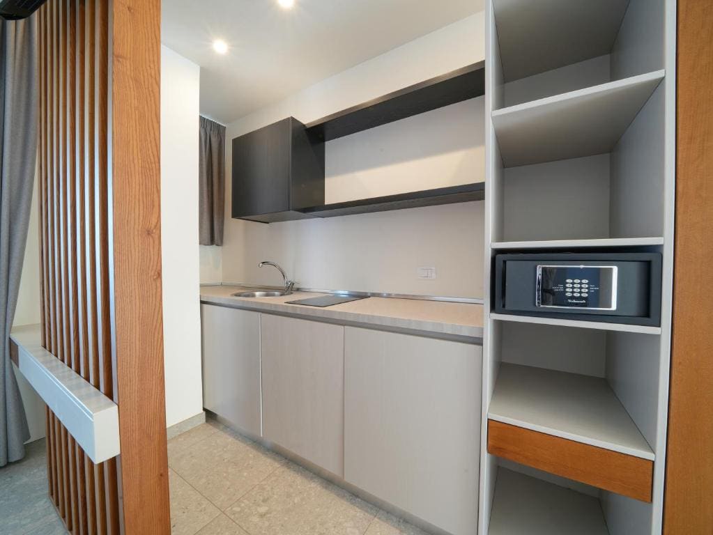Superior Double Room with Sea View room - Image 2