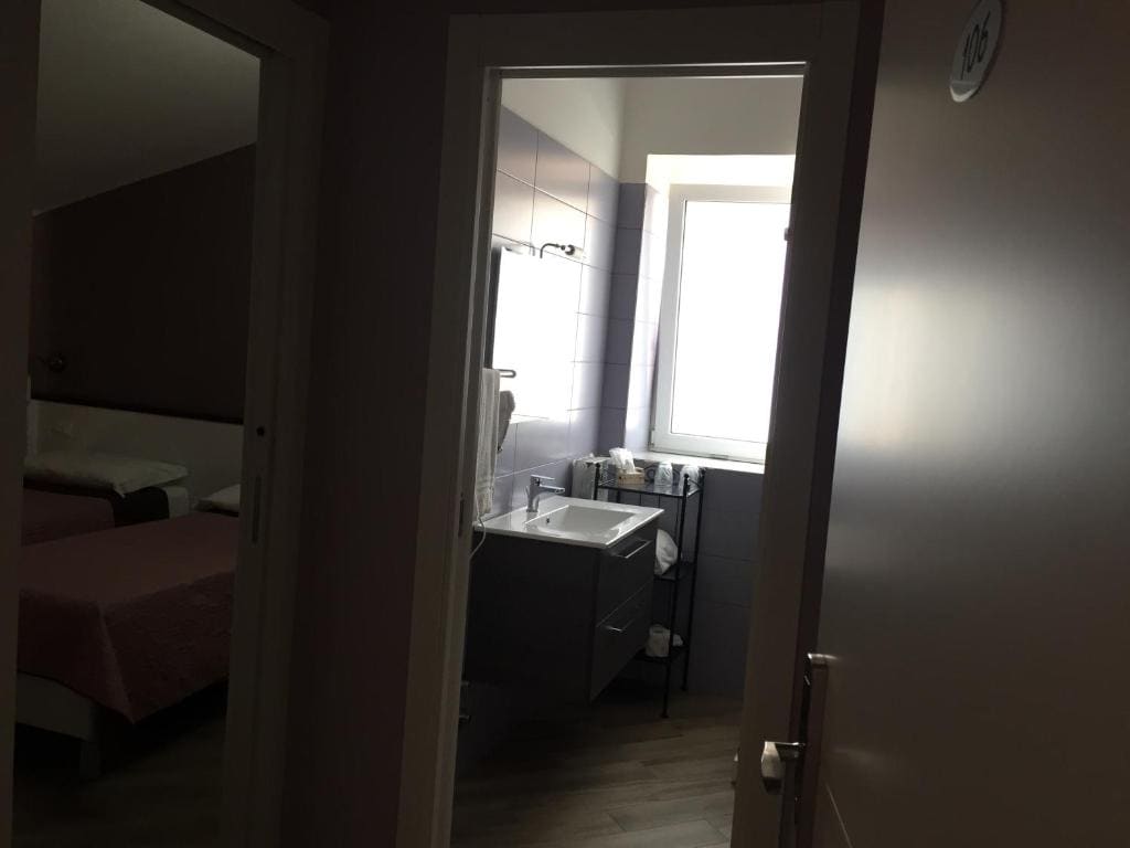 Deluxe Double or Twin Room room - Image 2