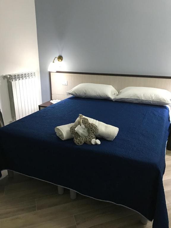 Double Room with Private Bathroom room - Image 2