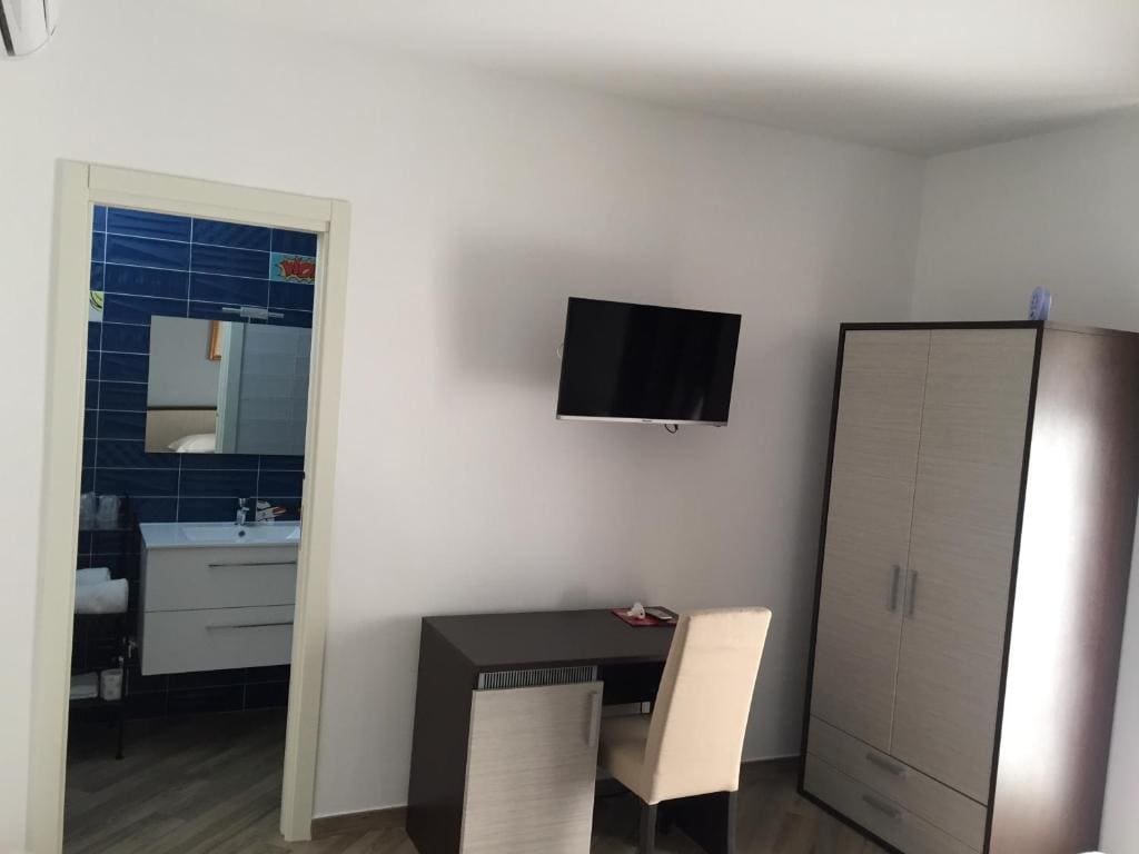 Double Room with Private Bathroom room - Image 1