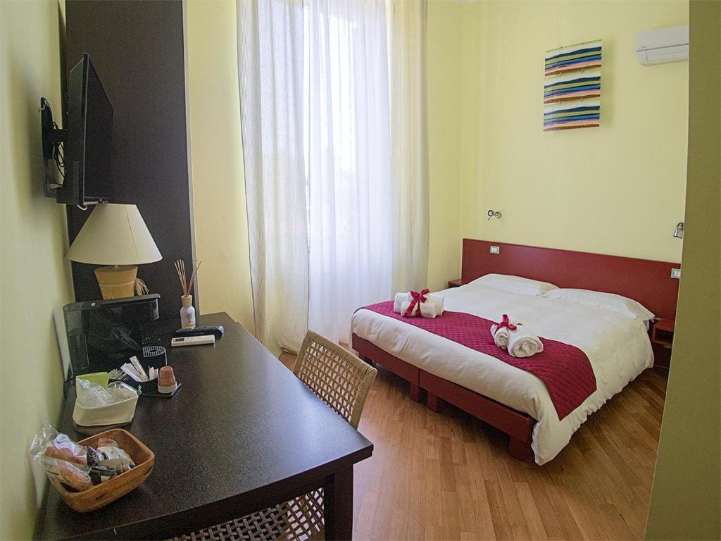 Standard Double Room room - Image 2