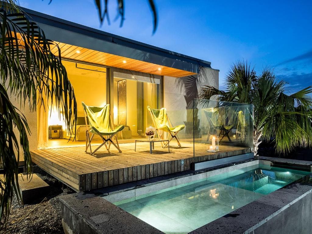 Deluxe Bungalow room - Image 2