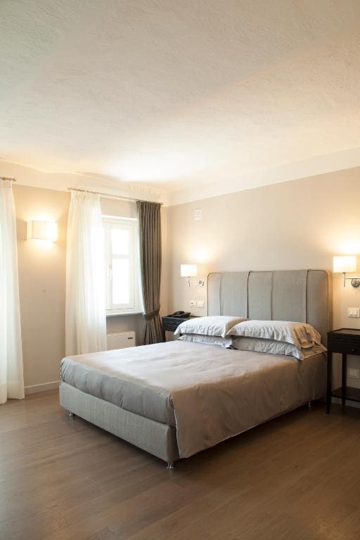Comfort Double Room with Balcony room - Image 3