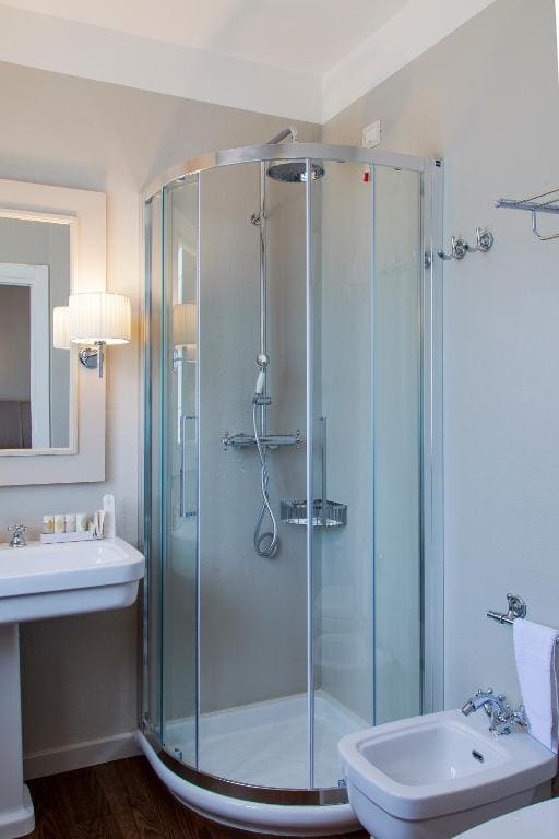 Standard Double Room room - Image 3