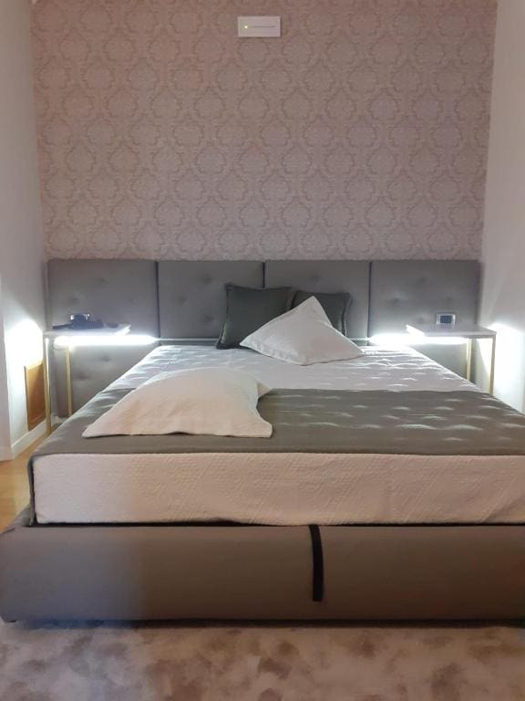 Double Room with Private Bathroom room - Image 3