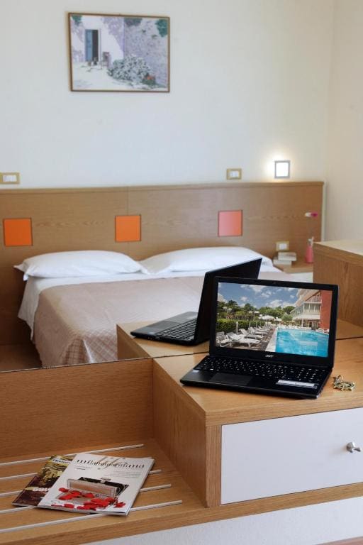 Double or Twin Room with Sea View room - Image 1