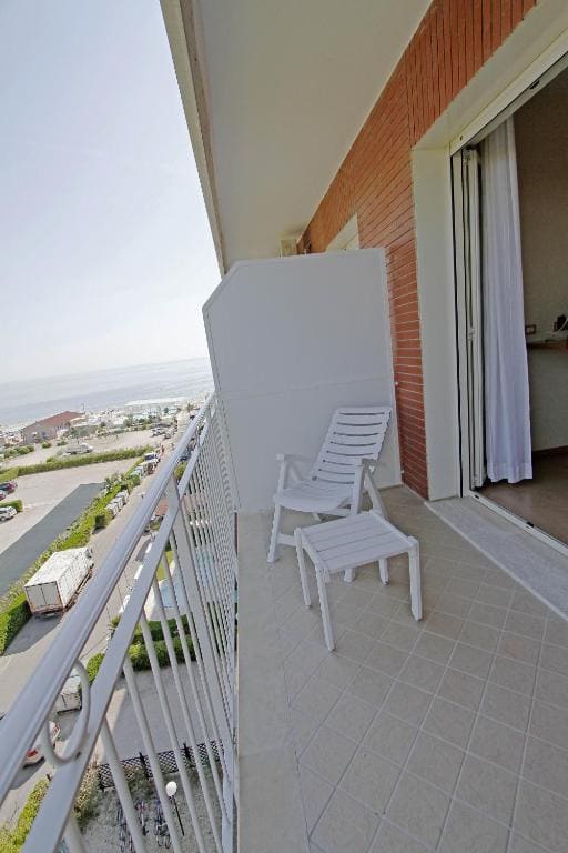 Triple Room with Sea View room - Image 2