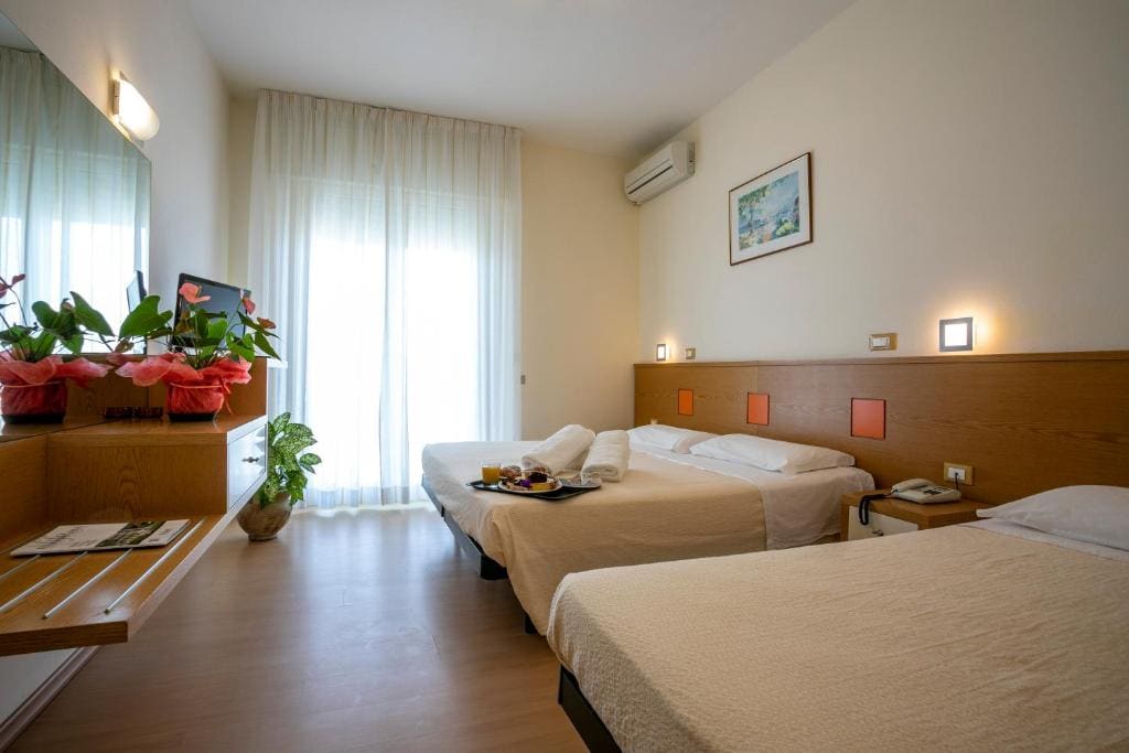 Triple Room with Sea View room - Image 3