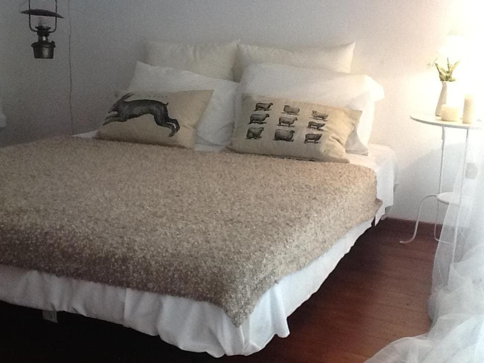 Apartment room - Image 1