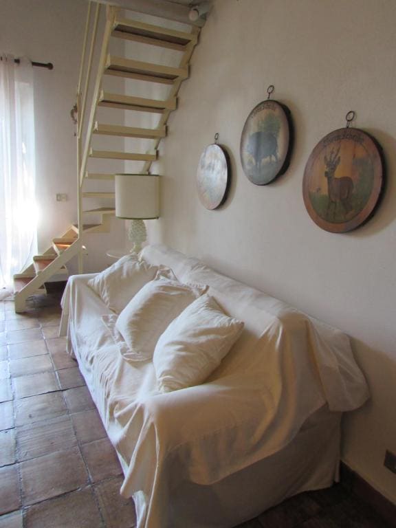 Apartment room - Image 2