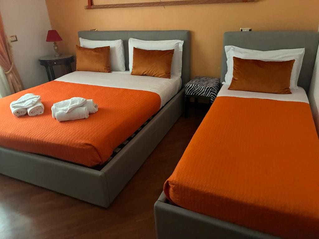Large Double Room room - Image 3