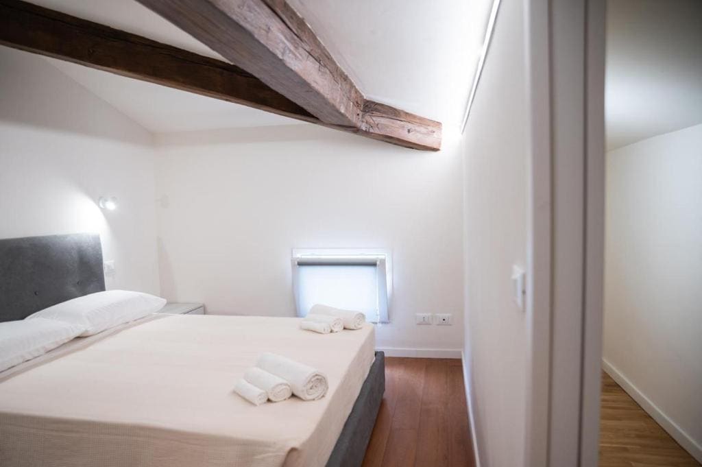 Deluxe Room room - Image 3