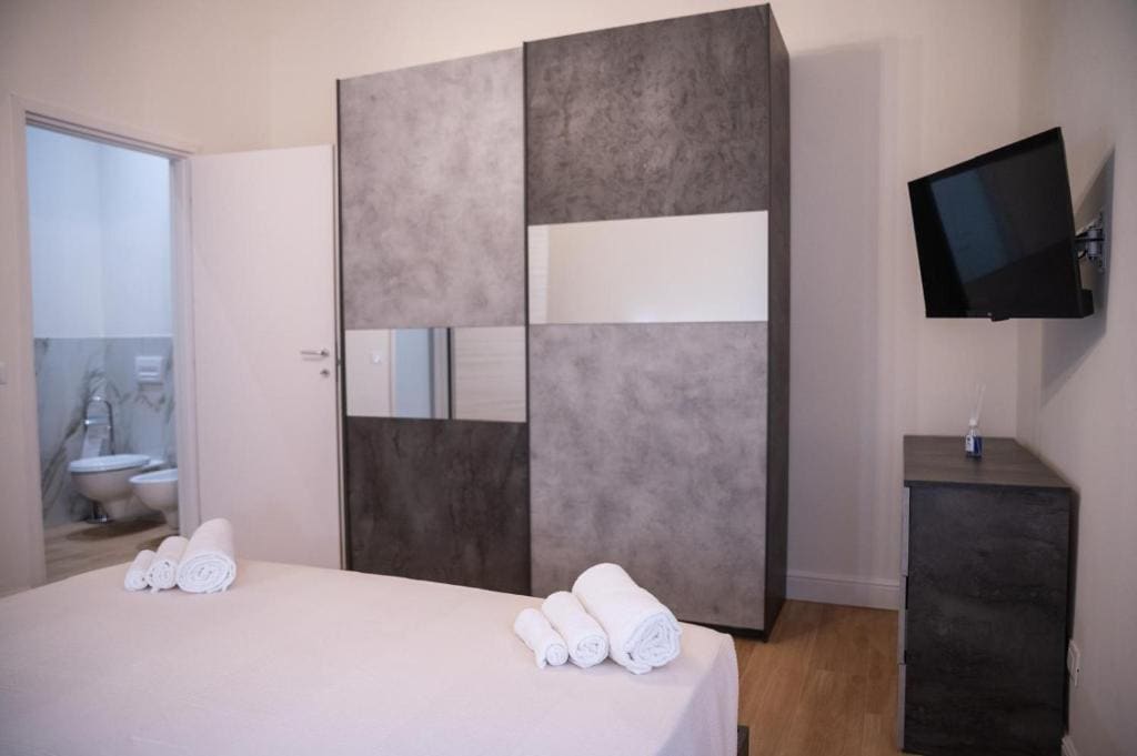 Large Double Room room - Image 1