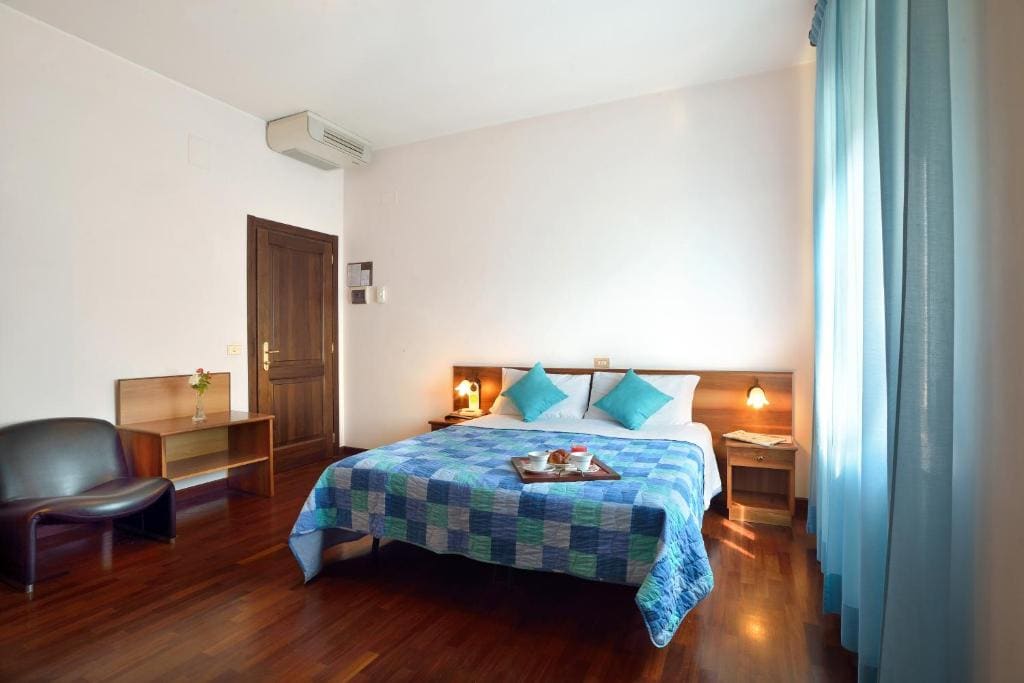 Standard Double Room room - Image 2