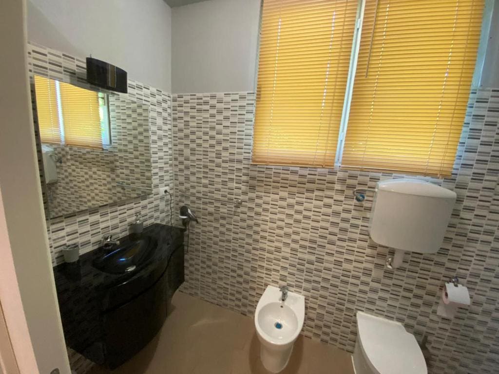 Double Room with Lake View room - Image 2