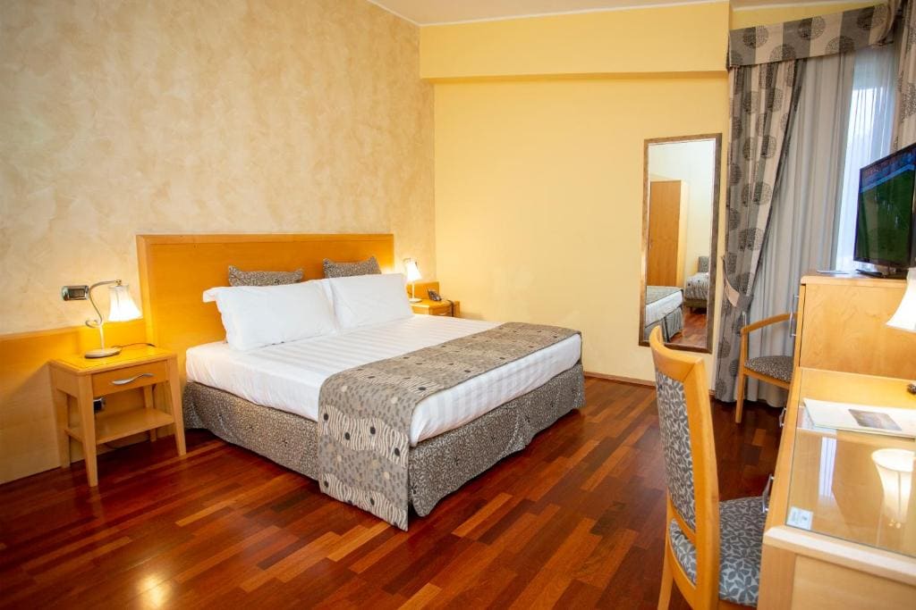 Superior King Room room - Image 1
