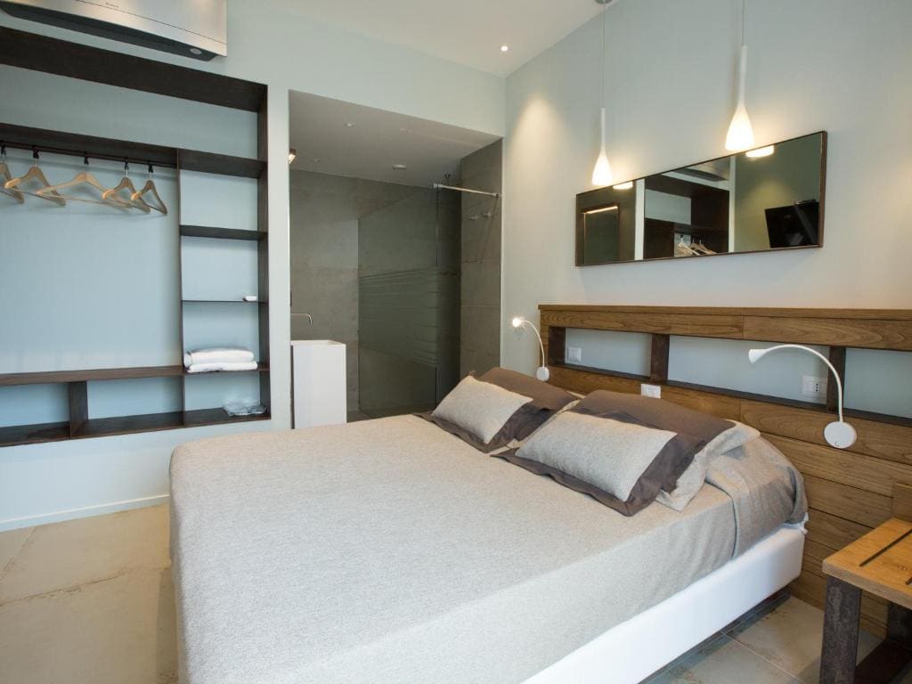 Deluxe Double Room with Sea View room - Image 2